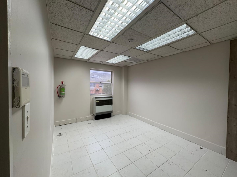 To Let Commercial Property for Rent in Pinelands Western Cape